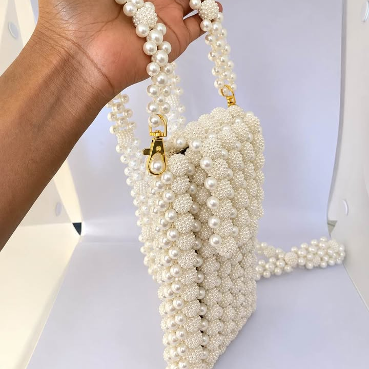 Perla Chic ✨ — La sacoche téléphone qui sublime ton style